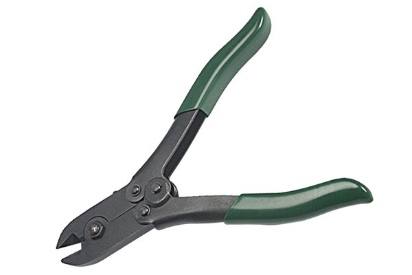 Sprue cutter with a black oxide non-glare finish coating