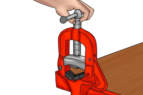 Most hinged pipe vices are intended for use in the workshop and are usually clamped to a bench.
