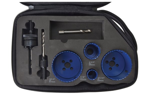 Bi-metallic hole set 7 piece, Bi-metal Holesaw Kit 400 SE Irwin Bi-Metal Holesaw Kits are available in a unique attractive soft storage case that incorporates an unbreakable hinge and internal padding that protects its contents. The case has an integral handle and has a cardboard sleeve that contains important product information. The Bi-Metal holesaws cut through a variety of materials, including aluminium, copper, iron, stainless steel, wood and zinc. They have precision set teeth for faster penetration and the electron beam weld ensures stronger, longer lasting teeth. The Bi-Metal construction makes these holesaws tough and durable. This 7 piece set consists of the following: 1 x 10504167 Holesaw 22mm. 1 x 10504175 Holesaw 35mm. 1 x 10504191 Holesaw 65mm. 1 x 10504192 Holesaw 67mm. 1 x 10504535 Mandrel 13mm - Fits 32 to 210mm holesaws. 1 x 10504536 Mandrel 9.5mm - Fits 14 to 30mm holesaws. 1 x 10504532 Pilot drill. Technical Specs Total weight: 1.29kg. Pack dimensions: 175 x 75 x 285mm.