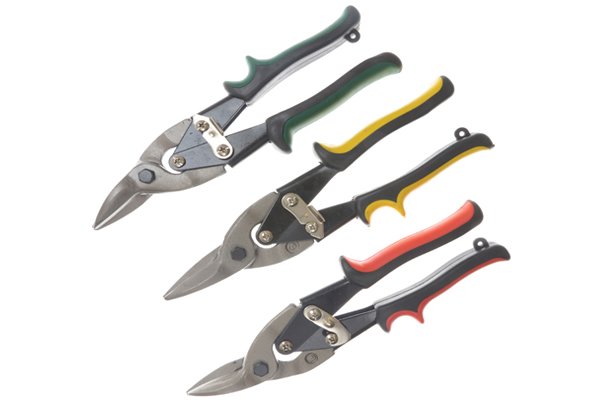Aviation snips come in different varieties, the main one are right cut, left cut and straight cut.