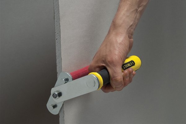 Clamp door or board carriers can lift and transport large sheets