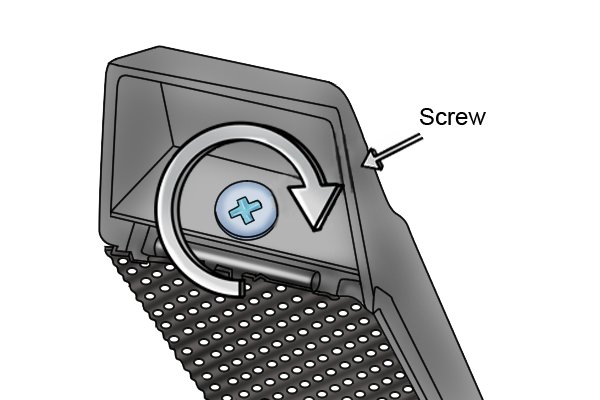Tighten the screw by rotating it clockwise
