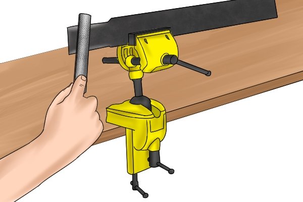 filing with multi-angle vice