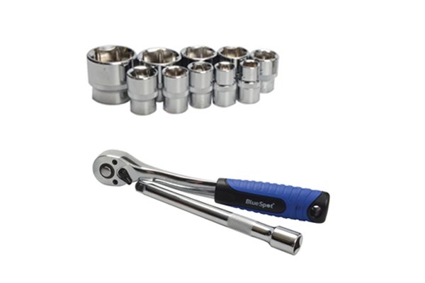 Socket set including socket ratchet and sockets as an alternative to spanners/
