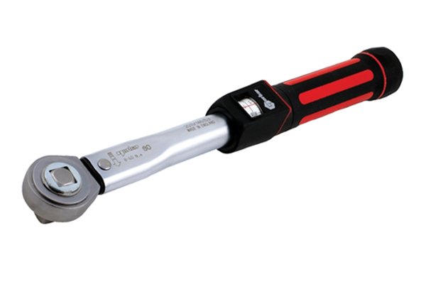 Torque wrench as an alternative to spanners.