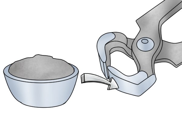 Bowl of tungsten carbide and arrow to tips of end cutting pincers