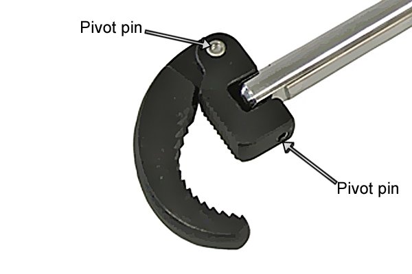 pivot pins Adjustable Basin Wrench 6mm - 25mm These basin wrenches have adjustable spring action jaws that maintain an automatic grip on pipe fittings. The forged steel jaws turn 180 degrees for greater flexibility. Essential tool for use on compression fittings, copper or polythene, on basins and baths. Adjustable Jaw Tool for 6 - 25mm