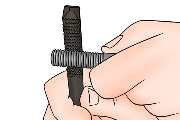 Image of a screw's thread to illlustrate the way thread restoring files are measured