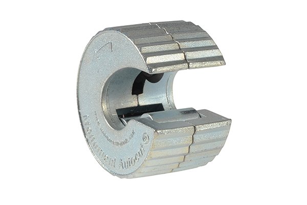 Single handed pipe cutter