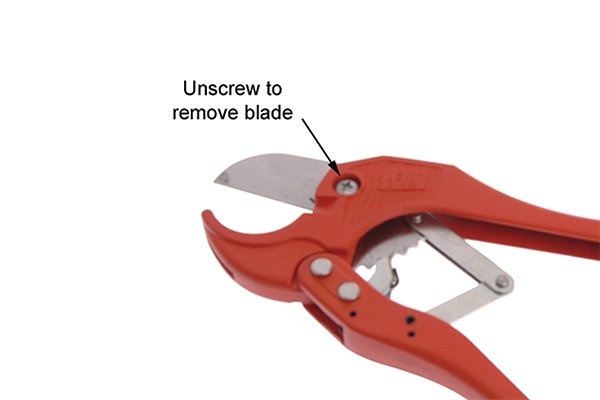 Removing a ratchet tube cutter blade