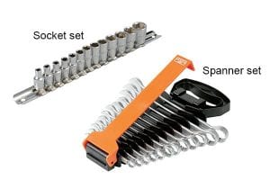 Comparison between a socket and spanner set