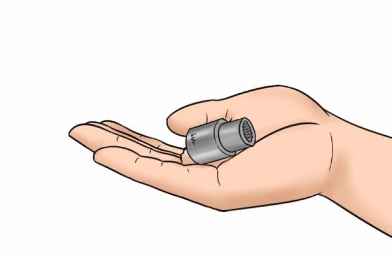 Guide to maintenance of a socket