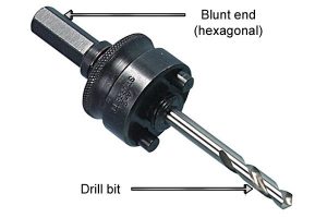 Blunt end and drill bit on a hole saw.