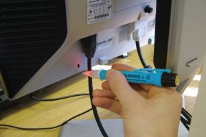 Example of using a voltage detector to find voltage.