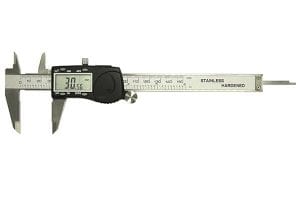 Vernier caliper with easily readable display screen.