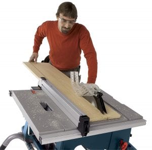 Bosch 10-Inch Worksite Table Saw 4100-09 cutting wood