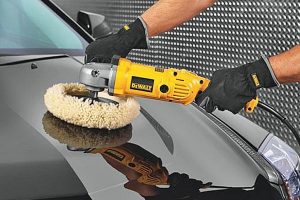 Instructions on how to keep the DeWealt Rotary Polisher steady when in use.