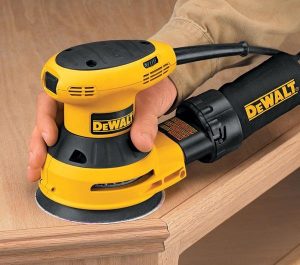 A comfortable handle is important when sanding.