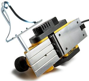Most planers have chamfering grooves on the shoe.