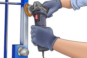 Special discs can be attached and used to clean materials or polish surfaces.